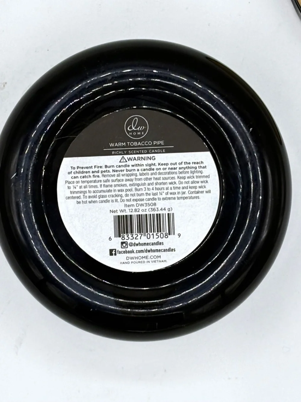 DW Home Warm Tobacco Pipe Richly Scented Candle